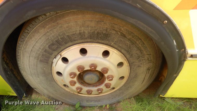 image for item JZ9903 2000 Orion  transit bus