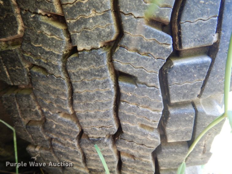 image for item JZ9903 2000 Orion  transit bus