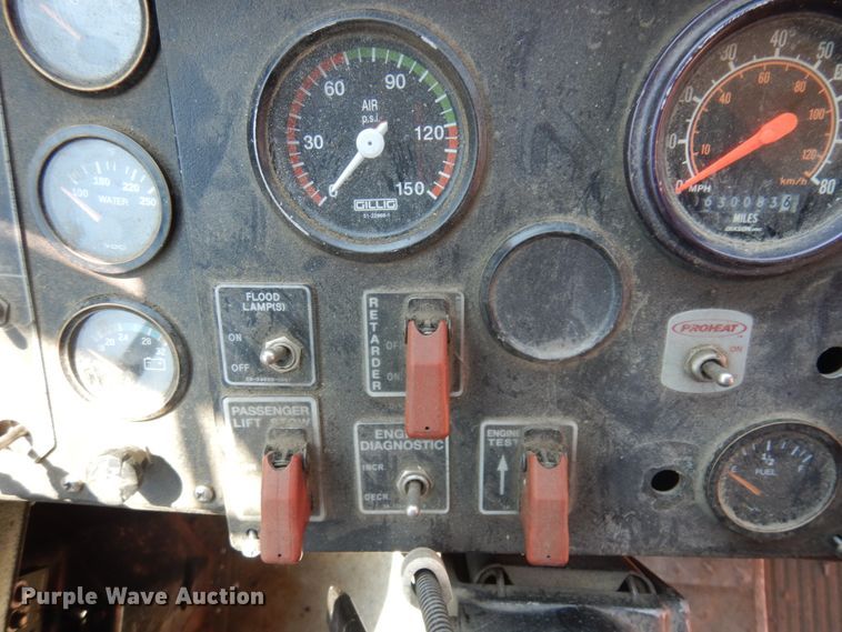 image for item JZ9904 1997 Gillig C21A096N4  transit bus