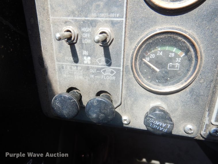 image for item JZ9905 1997 Gillig C21A096N4  transit bus