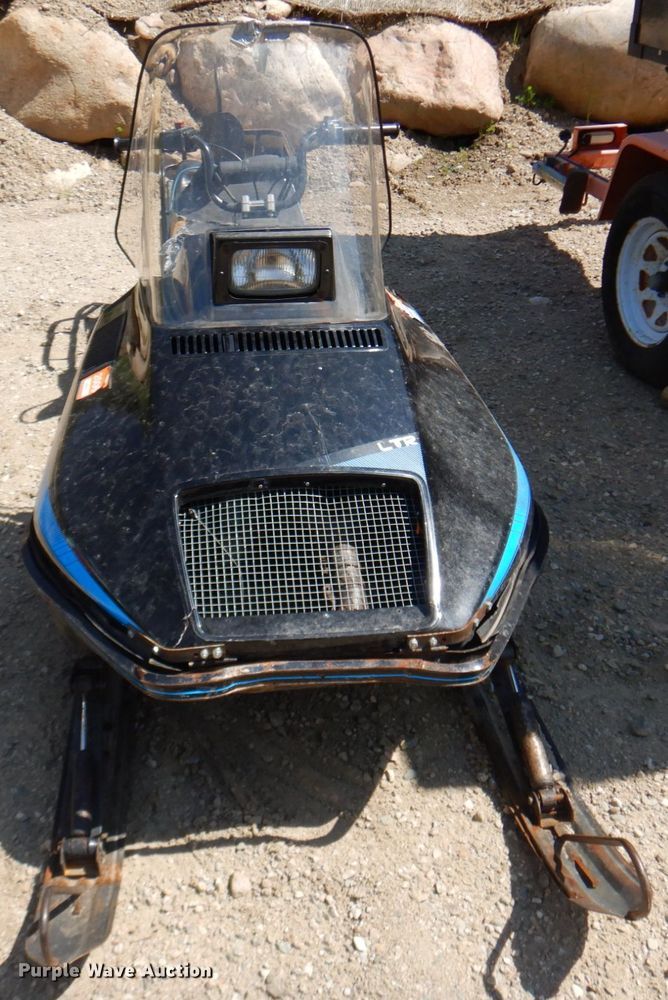 image for item JZ9910 1987 Polaris Longtrak  snow mobile