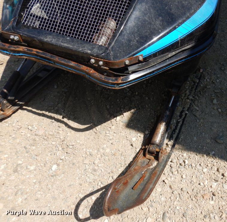 image for item JZ9910 1987 Polaris Longtrak  snow mobile