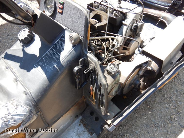 image for item JZ9910 1987 Polaris Longtrak  snow mobile