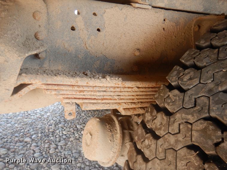 image for item JZ9988 1996 GMC B7  school bus