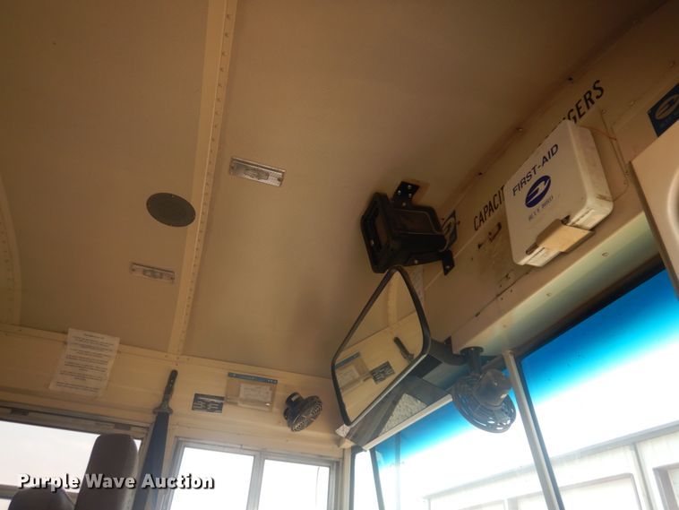 image for item JZ9988 1996 GMC B7  school bus