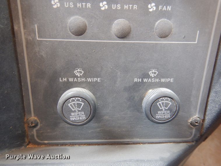 image for item JZ9988 1996 GMC B7  school bus