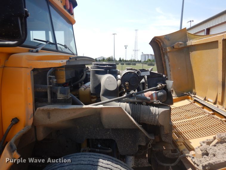 image for item JZ9988 1996 GMC B7  school bus