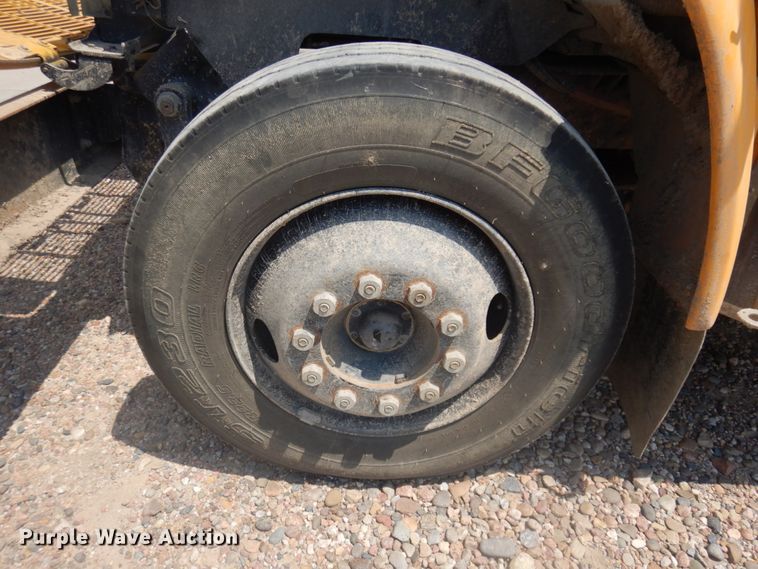 image for item JZ9988 1996 GMC B7  school bus