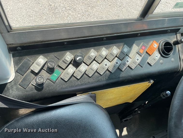 image for item KK9605 2004 Thomas  school bus