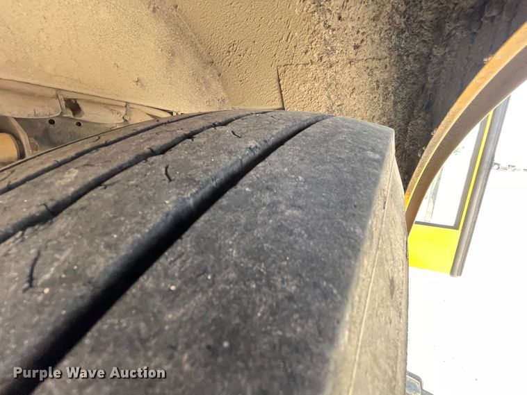 image for item KK9605 2004 Thomas  school bus