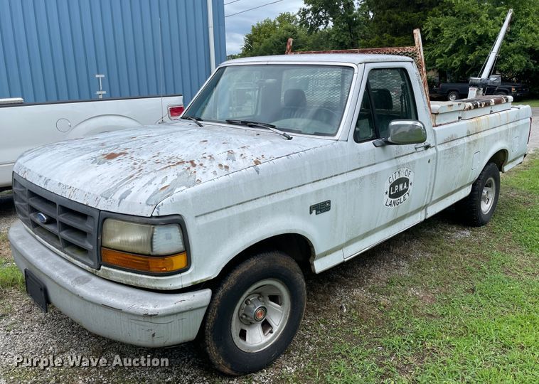 image for item KK9637 1993 Ford F150  pickup truck