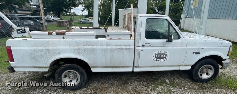 image for item KK9637 1993 Ford F150  pickup truck