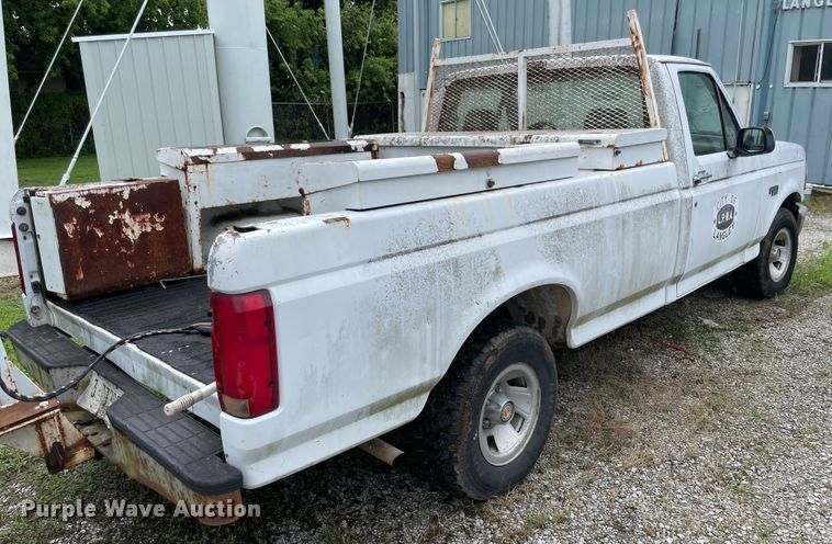 image for item KK9637 1993 Ford F150  pickup truck