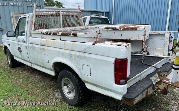 image for item KK9637 1993 Ford F150  pickup truck