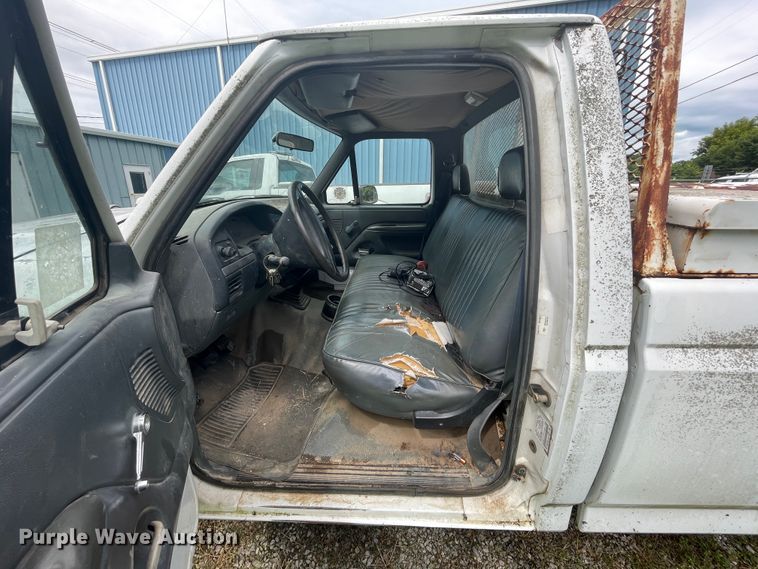 image for item KK9637 1993 Ford F150  pickup truck