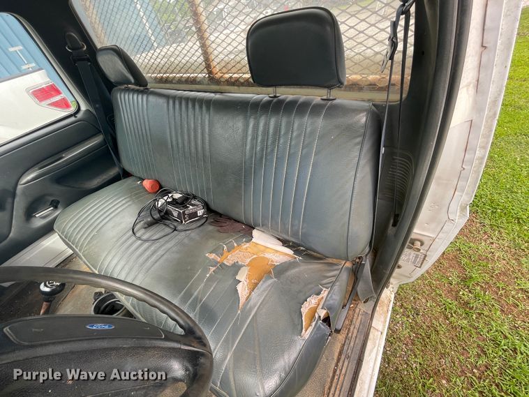 image for item KK9637 1993 Ford F150  pickup truck