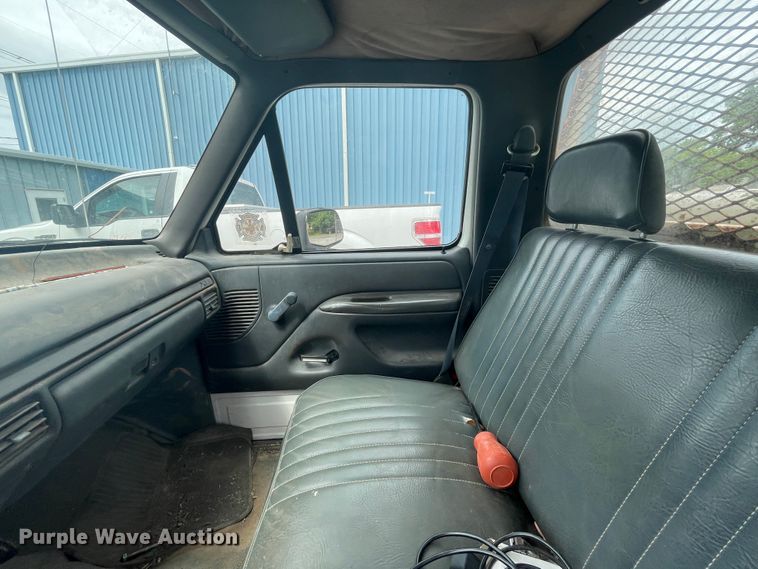 image for item KK9637 1993 Ford F150  pickup truck