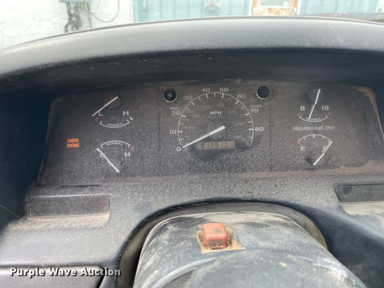 image for item KK9637 1993 Ford F150  pickup truck