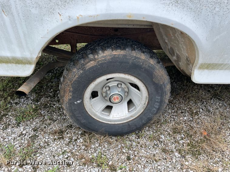 image for item KK9637 1993 Ford F150  pickup truck