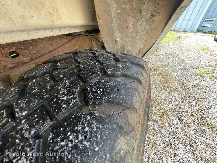 image for item KK9637 1993 Ford F150  pickup truck