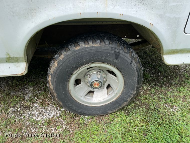 image for item KK9637 1993 Ford F150  pickup truck