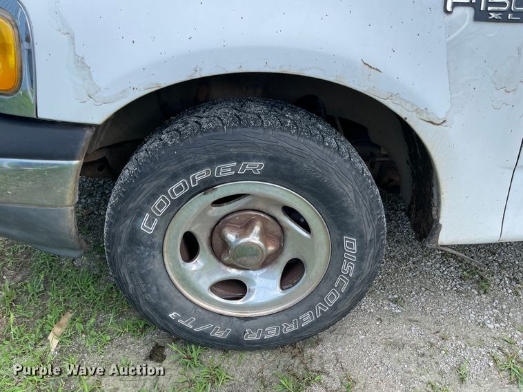 image for item KK9639 2000 Ford F150  pickup truck