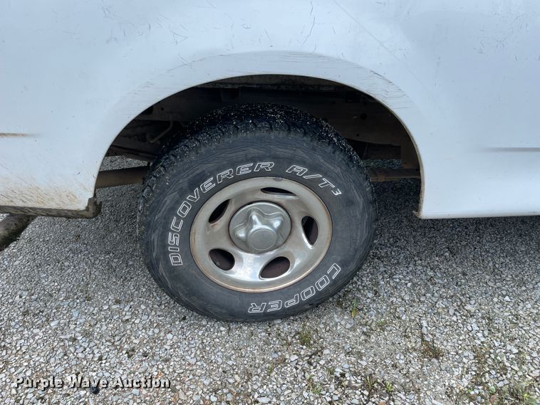 image for item KK9639 2000 Ford F150  pickup truck