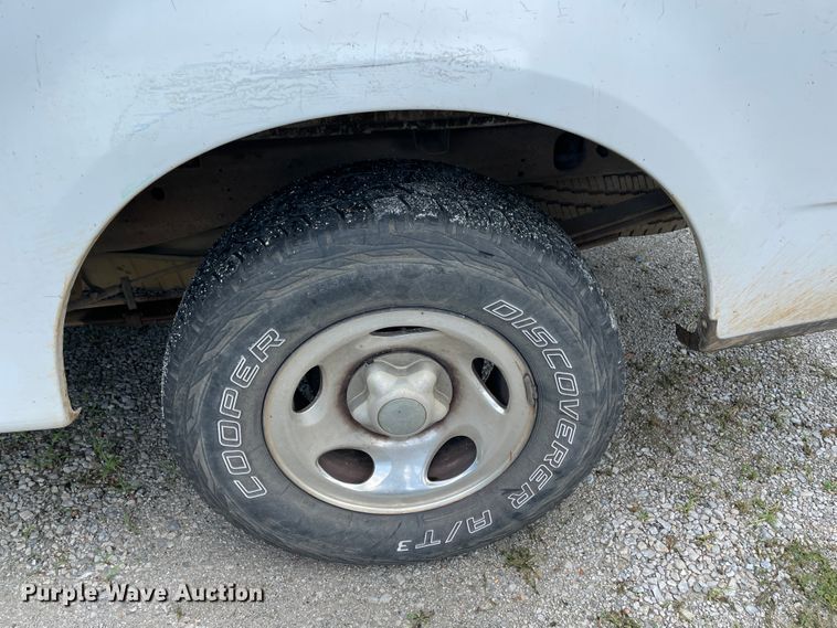 image for item KK9639 2000 Ford F150  pickup truck