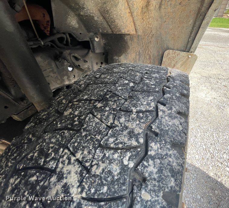 image for item KK9640 1999 Ford F550  dump flatbed truck