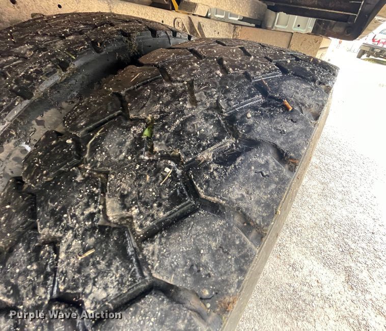 image for item KK9640 1999 Ford F550  dump flatbed truck