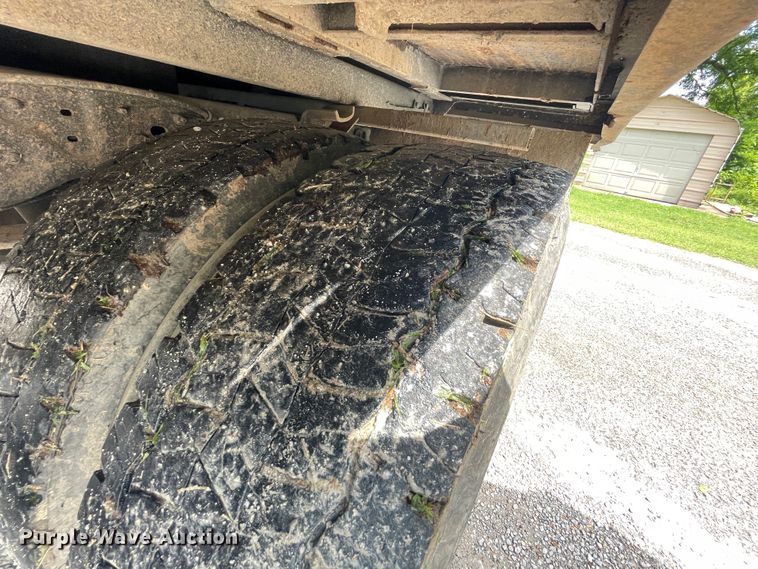 image for item KK9640 1999 Ford F550  dump flatbed truck