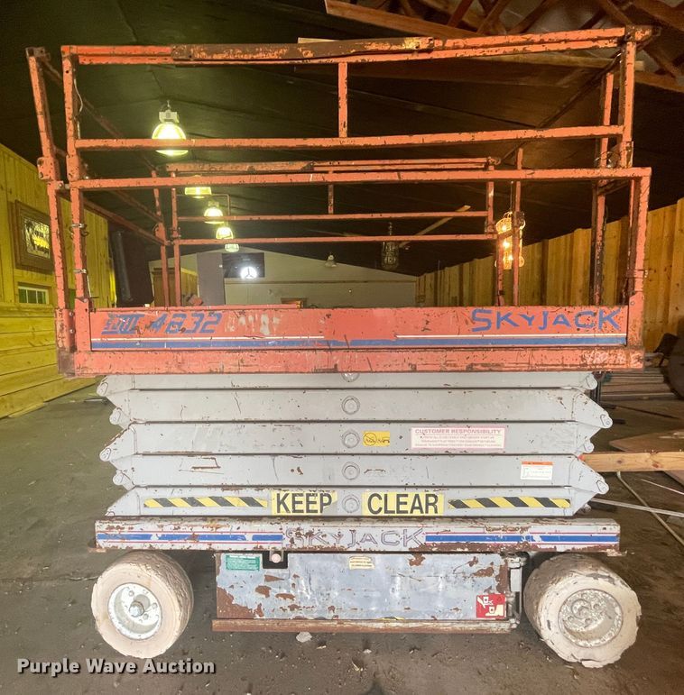 image for item KK9670 2002 Skyjack SJ4832  scissor lift