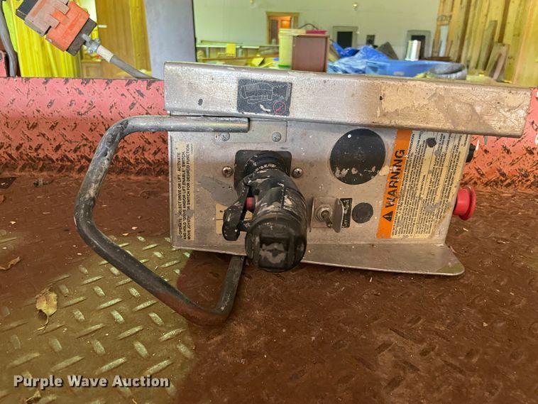 image for item KK9670 2002 Skyjack SJ4832  scissor lift