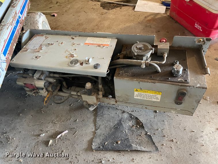 image for item KK9670 2002 Skyjack SJ4832  scissor lift