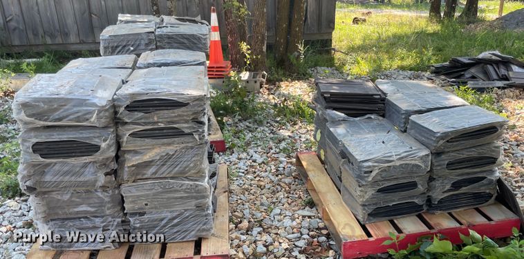 image for item KK9673 Approximately 240 bundles of vinyl shingles