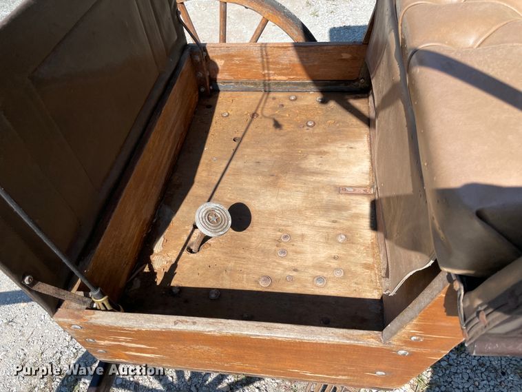 image for item KK9674 Horse carriage