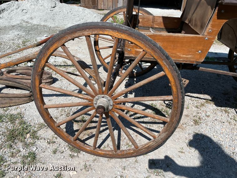 image for item KK9674 Horse carriage