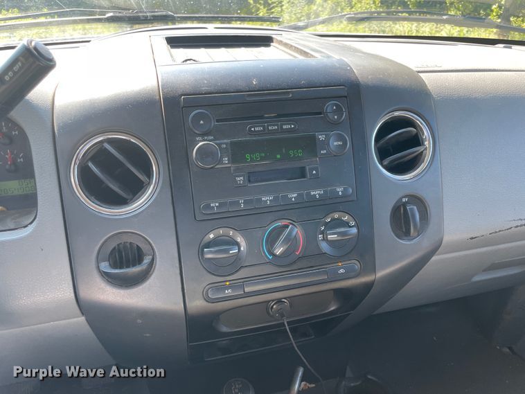 image for item KK9679 2005 Ford F150  pickup truck