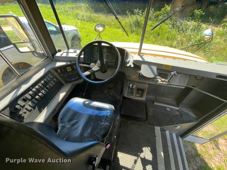 image for item KK9680 2005 Freightliner FS65  school bus