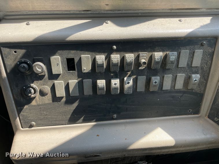 image for item KK9680 2005 Freightliner FS65  school bus