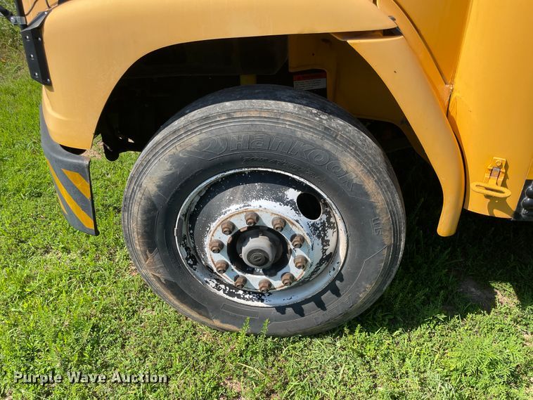 image for item KK9680 2005 Freightliner FS65  school bus