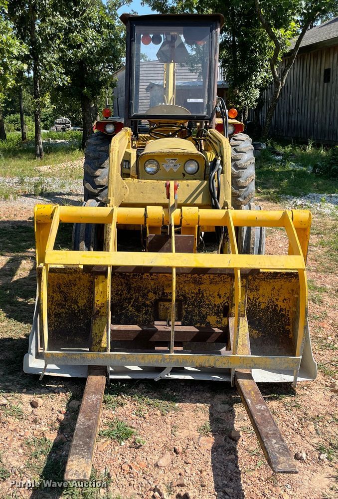 image for item KK9682 1960 Massey Ferguson MF204  backhoe