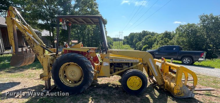 image for item KK9682 1960 Massey Ferguson MF204  backhoe