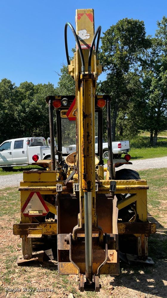 image for item KK9682 1960 Massey Ferguson MF204  backhoe