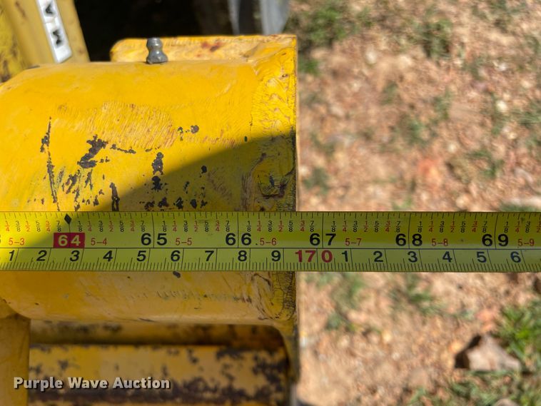 image for item KK9682 1960 Massey Ferguson MF204  backhoe