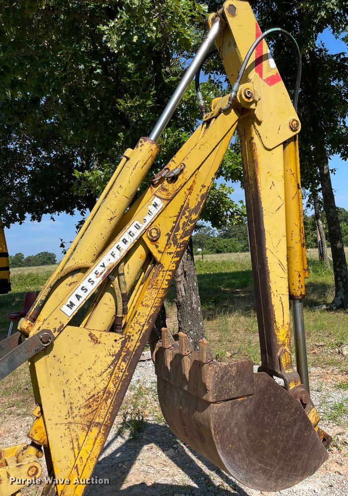 image for item KK9682 1960 Massey Ferguson MF204  backhoe