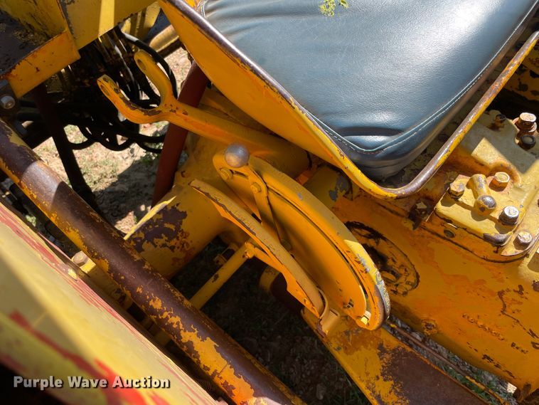 image for item KK9682 1960 Massey Ferguson MF204  backhoe