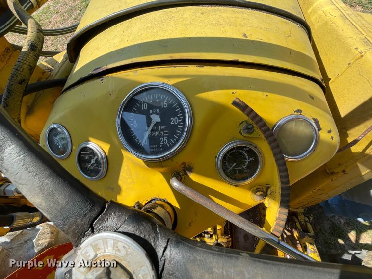 image for item KK9682 1960 Massey Ferguson MF204  backhoe