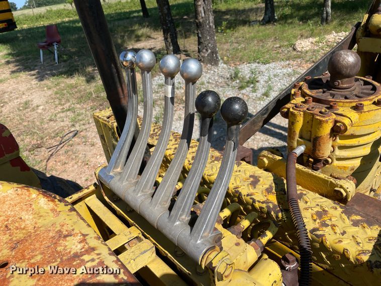 image for item KK9682 1960 Massey Ferguson MF204  backhoe