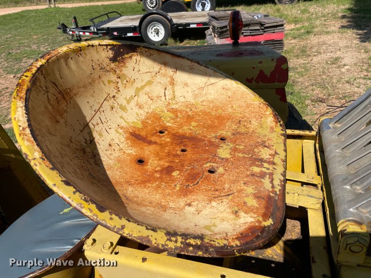 image for item KK9682 1960 Massey Ferguson MF204  backhoe